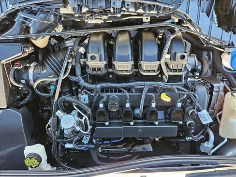 Used 2018 Ford Focus SE w/ Cold Weather Package FWD image 25