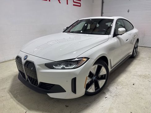Used 2023 BMW i4 eDrive35 w/ Premium Package image 2