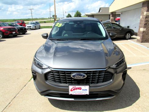 Used 2023 Ford Escape Active w/ Tech Pack #1 image 2
