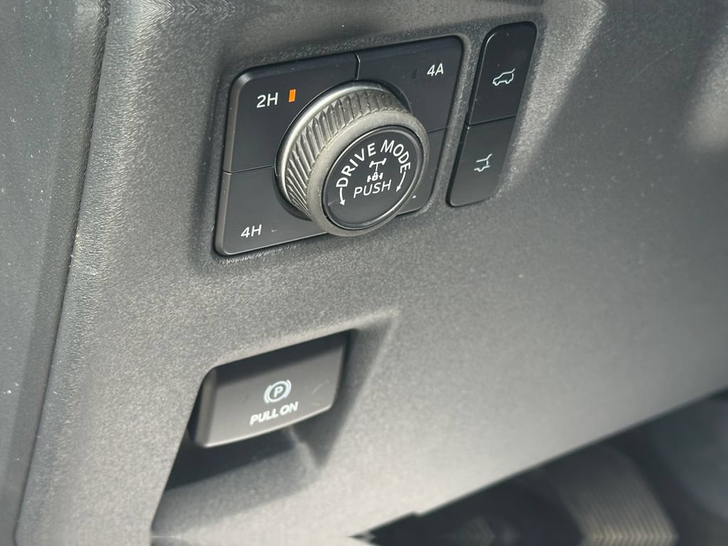Used 2025 Ford Expedition Tremor AWD/4WD image 23