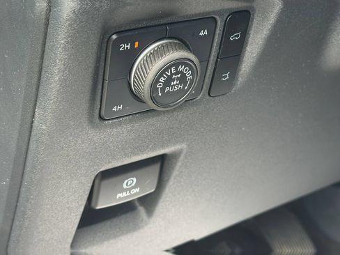Used 2025 Ford Expedition Tremor AWD/4WD image 23