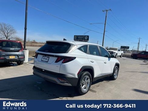New 2025 Hyundai Tucson SE image 5