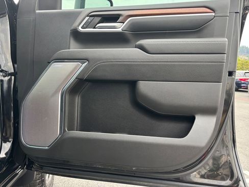 Used 2024 GMC Sierra 2500 Denali w/ Denali Reserve Package image 27