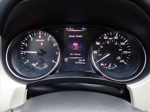 Used 2017 Nissan Rogue Sport SV w/ SV Premium Package image 23