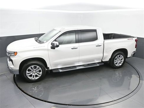 Used 2025 Chevrolet Silverado 1500 LTZ image 39