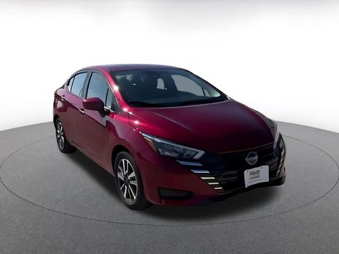 Used 2025 Nissan Versa SV image 3