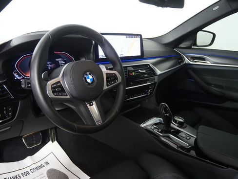 Used 2023 BMW 530i w/ Executive Package image 10