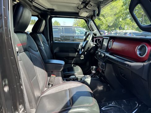 Used 2019 Jeep Wrangler Unlimited Rubicon AWD/4WD image 5