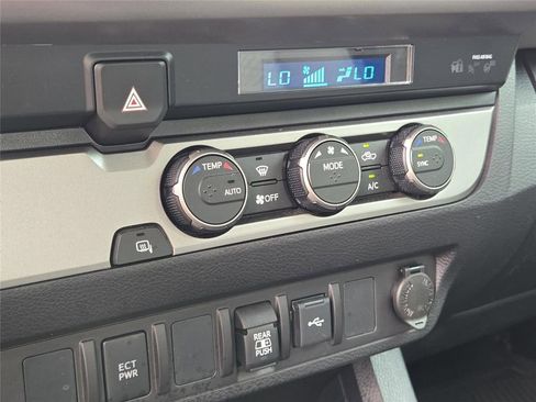 Used 2021 Toyota Tacoma SR5 RWD image 29