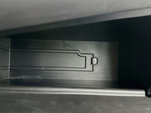 Used 2024 Toyota Camry SE w/ Convenience Package image 32