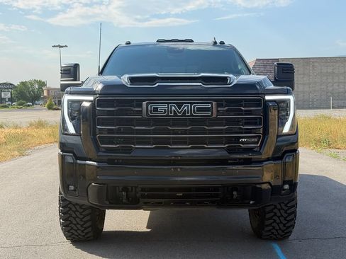Used 2025 GMC Sierra 2500 AT4X AWD/4WD image 5