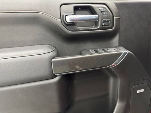 Used 2022 GMC Sierra 1500 AT4 w/ AT4 Premium Package AWD/4WD image 9