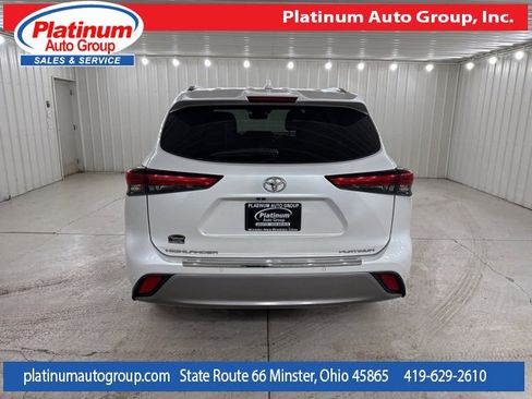 Used 2022 Toyota Highlander Platinum image 4