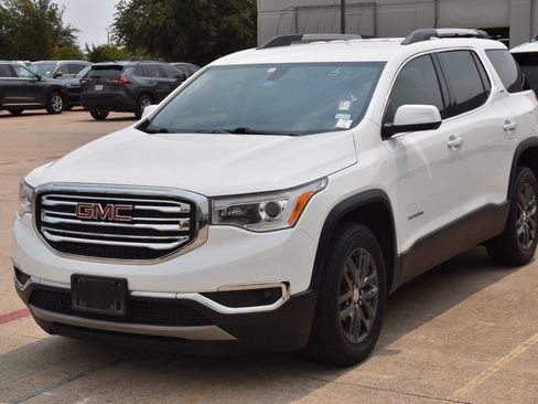 Used 2019 GMC Acadia SLT FWD image 2