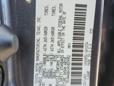 Used 2024 Toyota Sequoia Platinum image 23