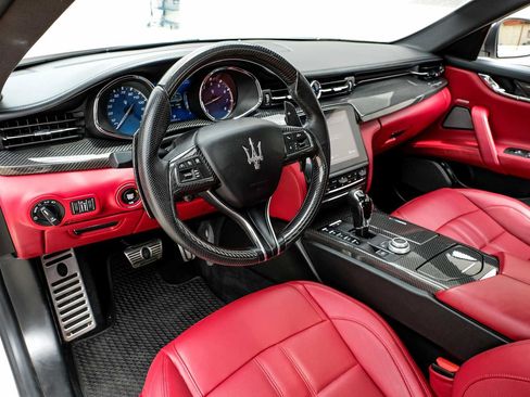 Used 2018 Maserati Quattroporte S GranSport Q4 AWD/4WD image 3