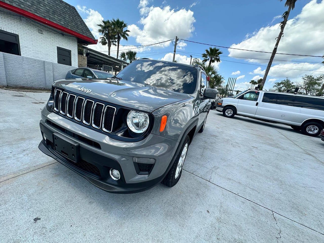 Used 2020 Jeep Renegade Latitude w/ Cold Weather Group AWD/4WD image 6