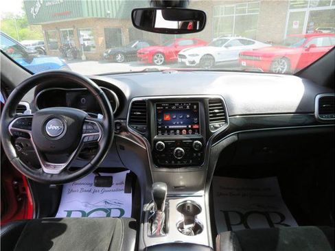 Used 2017 Jeep Grand Cherokee Trailhawk AWD/4WD image 5