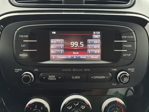 Used 2016 Kia Soul ! FWD image 19