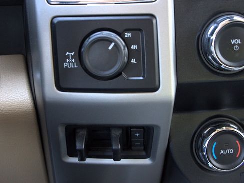 Used 2019 Ford F350 Lariat w/ Lariat Ultimate Package image 28