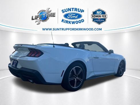 Used 2025 Ford Mustang Premium RWD image 6