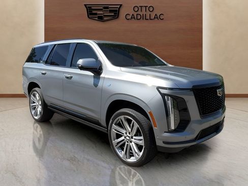 Certified 2025 Cadillac Escalade Sport Platinum w/ LPO, Floor Liner Package image 7