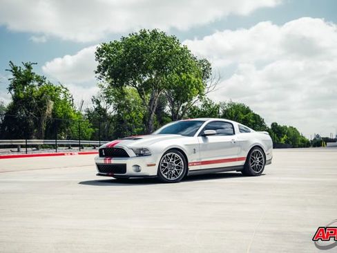 Used 2012 Ford Mustang Shelby GT500 w/ SVT Performance Pkg image 32