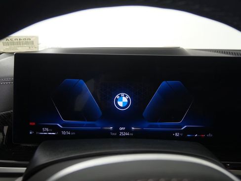 Certified 2025 BMW X7 xDrive40i w/ M Sport Package AWD/4WD image 19