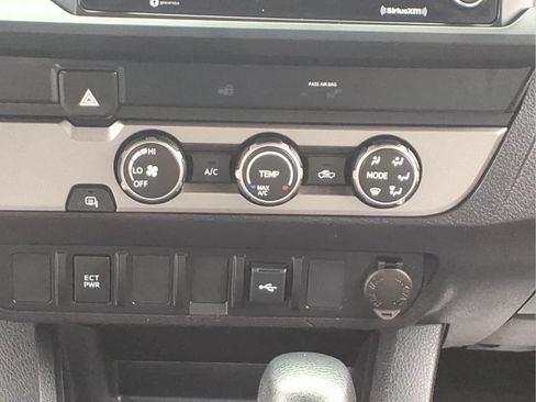 Used 2022 Toyota Tacoma SR RWD image 25