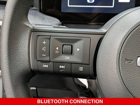 Certified 2025 Nissan Kicks SV w/ SV Premium Package AWD/4WD image 18