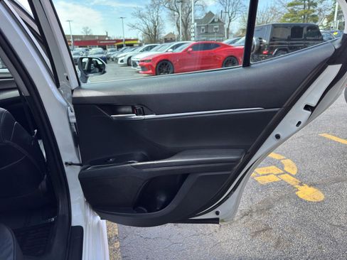 Used 2020 Toyota Camry SE image 33