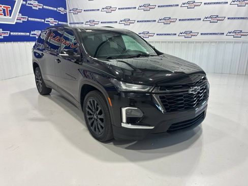 Used 2022 Chevrolet Traverse RS w/ LPO, Floor Liner Package FWD image 9