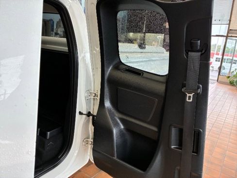 Used 2019 Toyota Tacoma SR image 21