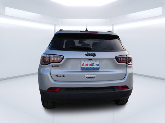 Used 2025 Jeep Compass Latitude w/ Altitude Special Edition AWD/4WD image 4
