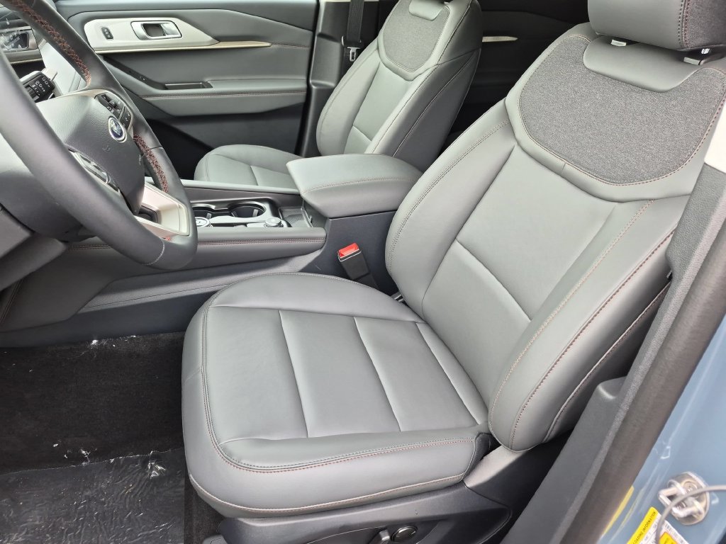 New 2026 Ford Explorer Active w/ Active Comfort Package AWD/4WD image 16