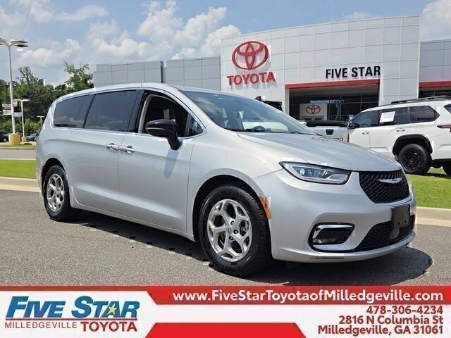 Used 2024 Chrysler Pacifica Limited FWD image 1