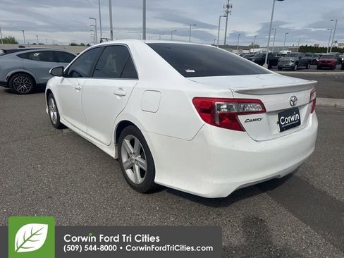 Used 2013 Toyota Camry SE image 8