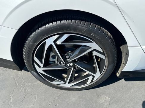Used 2024 Hyundai Sonata SEL w/ Convenience Package FWD image 10