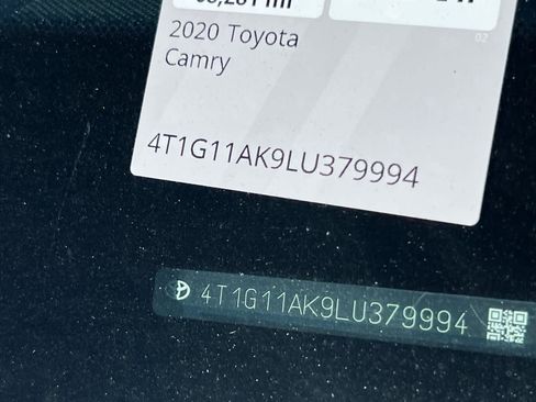 Used 2020 Toyota Camry SE FWD image 23