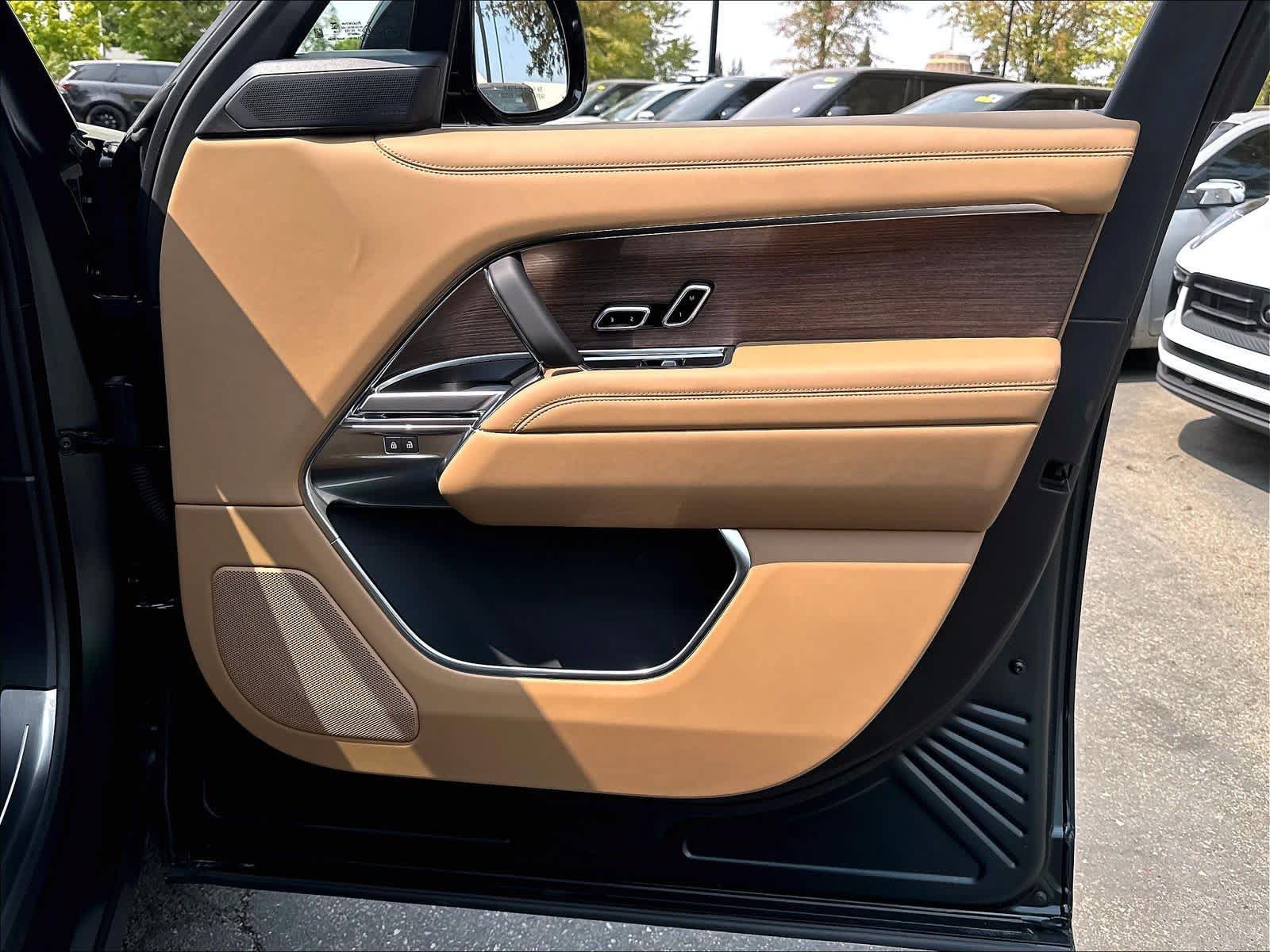 New 2026 Land Rover Range Rover SE AWD/4WD image 30