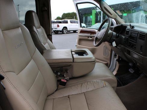 Used 2004 Ford F350 Lariat image 31