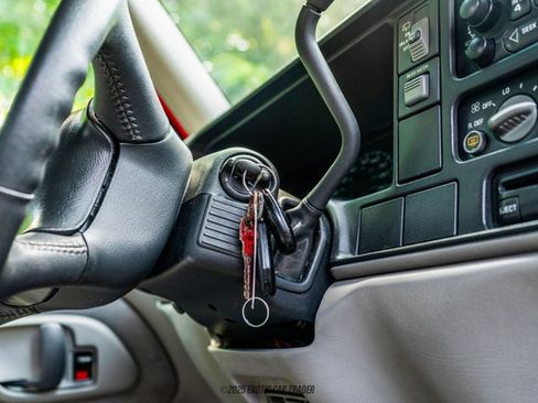 Used 1999 Chevrolet Tahoe LS image 19