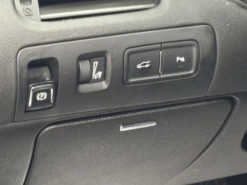 Used 2016 Chevrolet Impala LT w/ Convenience Package image 13