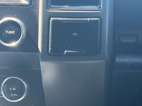 Used 2021 Ford Expedition XLT RWD image 30
