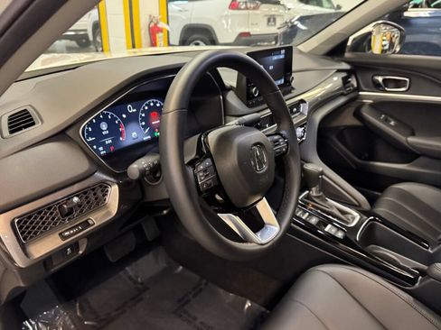 Certified 2025 Acura Integra FWD image 28
