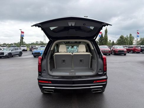 Used 2021 Cadillac XT6 Premium Luxury AWD/4WD image 17