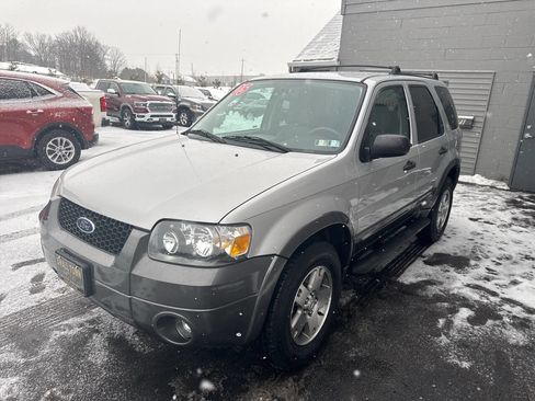 Used 2005 Ford Escape XLT image 3