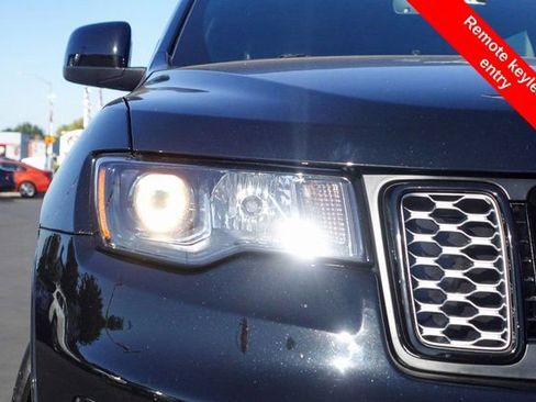 Used 2022 Jeep Grand Cherokee Laredo X image 6