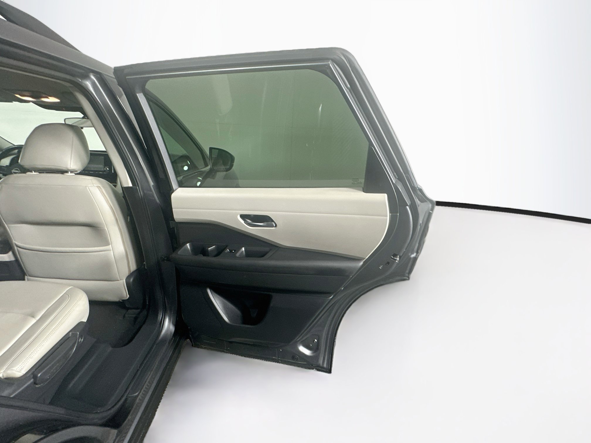 Used 2022 Nissan Pathfinder SV FWD image 30