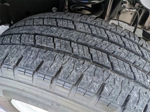 Certified 2023 Ford E-350 and Econoline 350 Super Duty w/ Driver's Safety Package image 28